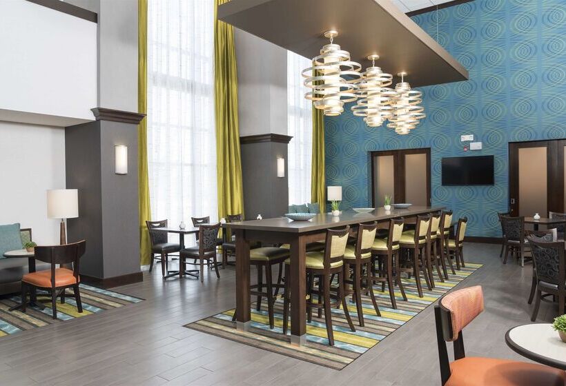 فندق Hampton Inn Westfield