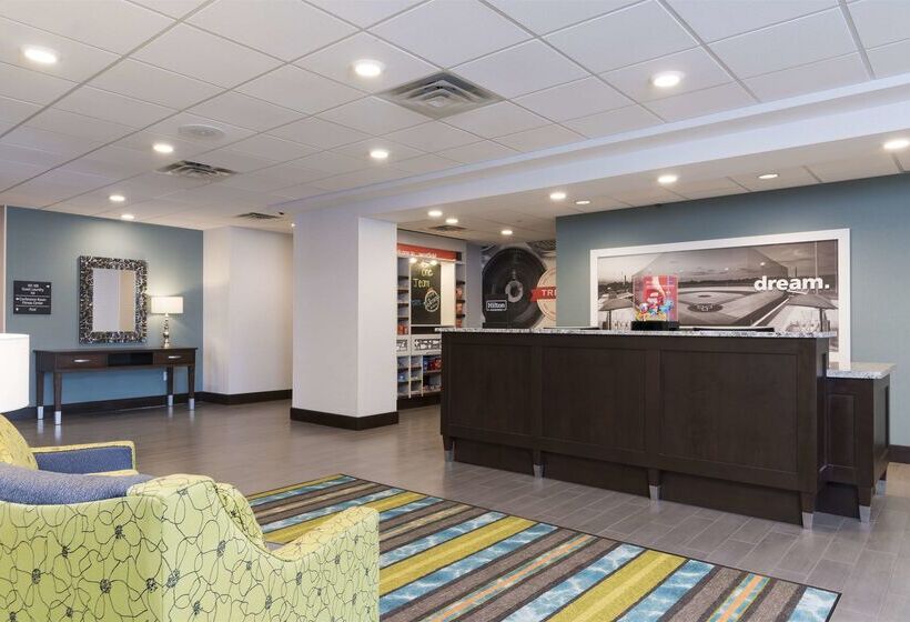 فندق Hampton Inn Westfield