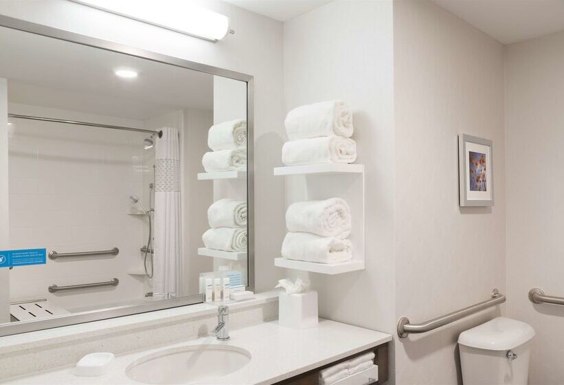 فندق Hampton Inn Westfield