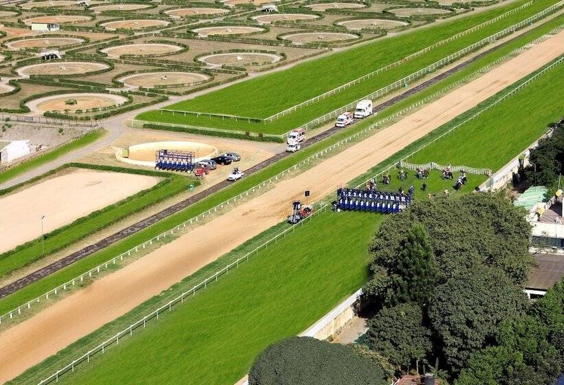 호텔 Holiday Inn Bengaluru Racecourse, An Ihg