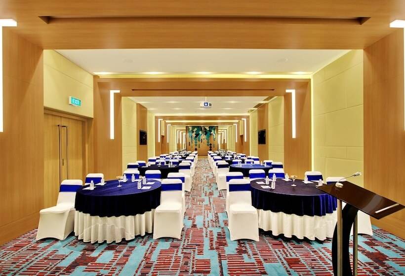 호텔 Holiday Inn Bengaluru Racecourse, An Ihg