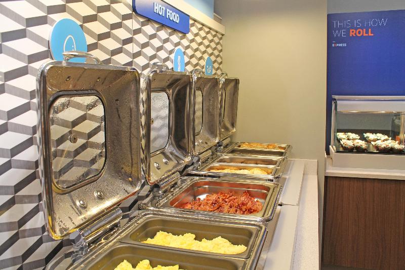 Отель Holiday Inn Express & Suites St. Louis South I 55, An Ihg