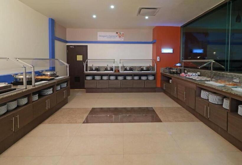 Hotel Holiday Inn Express   Tuxpan, An Ihg