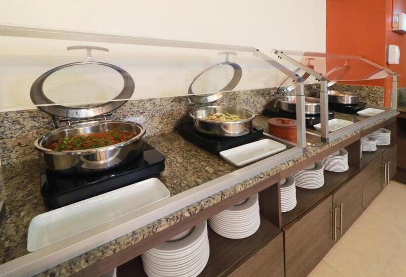 Hotel Holiday Inn Express   Tuxpan, An Ihg