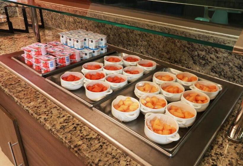 Otel Holiday Inn Express   Tuxpan, An Ihg