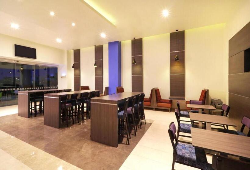 Otel Holiday Inn Express   Tuxpan, An Ihg