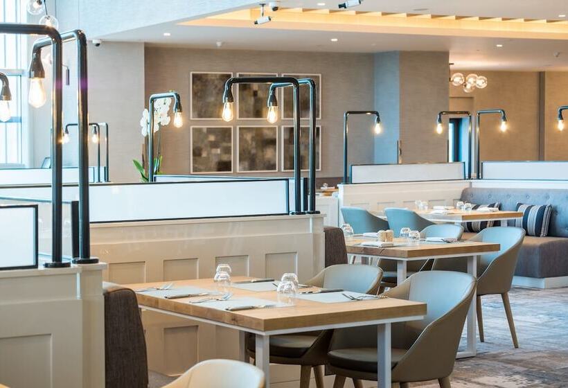 هتل Holiday Inn & Suites   Dubai Festival City Mall, An Ihg