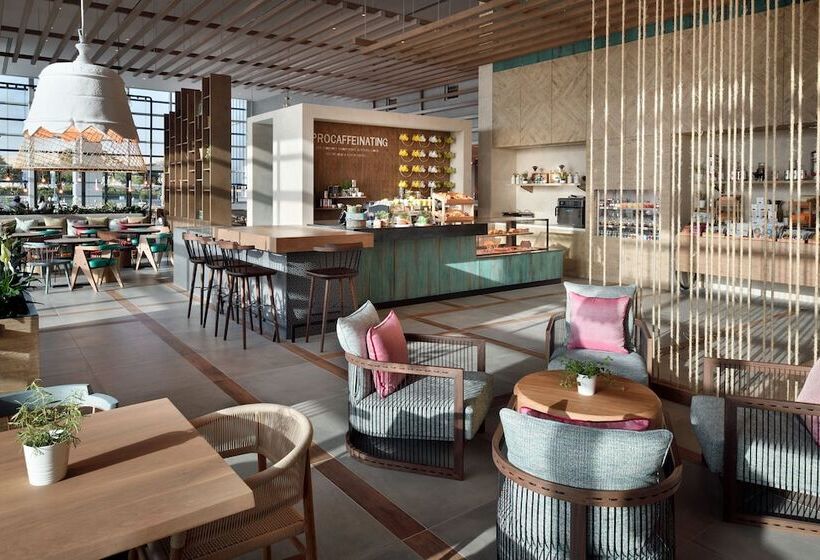 هتل Holiday Inn & Suites   Dubai Festival City Mall, An Ihg