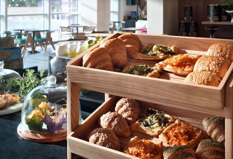 هتل Holiday Inn & Suites   Dubai Festival City Mall, An Ihg