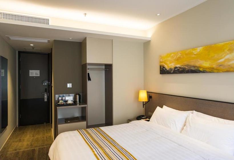 Отель Home Inn Plus Shanghai Huaihai Road Sinan Road