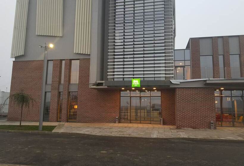 בית מלון כפרי Ibis Styles Arad