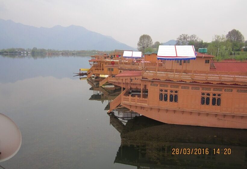 Hotel Zaffer Group Of Houseboats