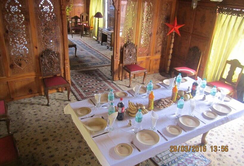 فندق Zaffer Group Of Houseboats