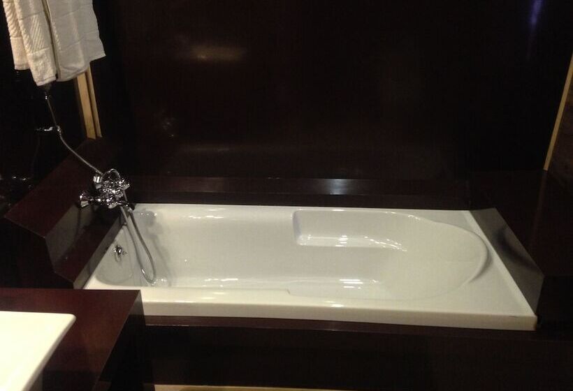 בית מלון כפרי Zaffer Group Of Houseboats