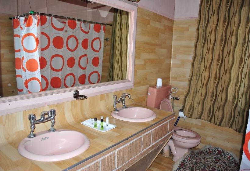 Hotel Zaffer Group Of Houseboats