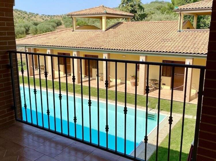 هتل Ristorante Le Querciolaie Dei Ricci