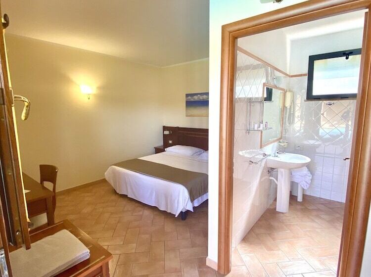 هتل Ristorante Le Querciolaie Dei Ricci