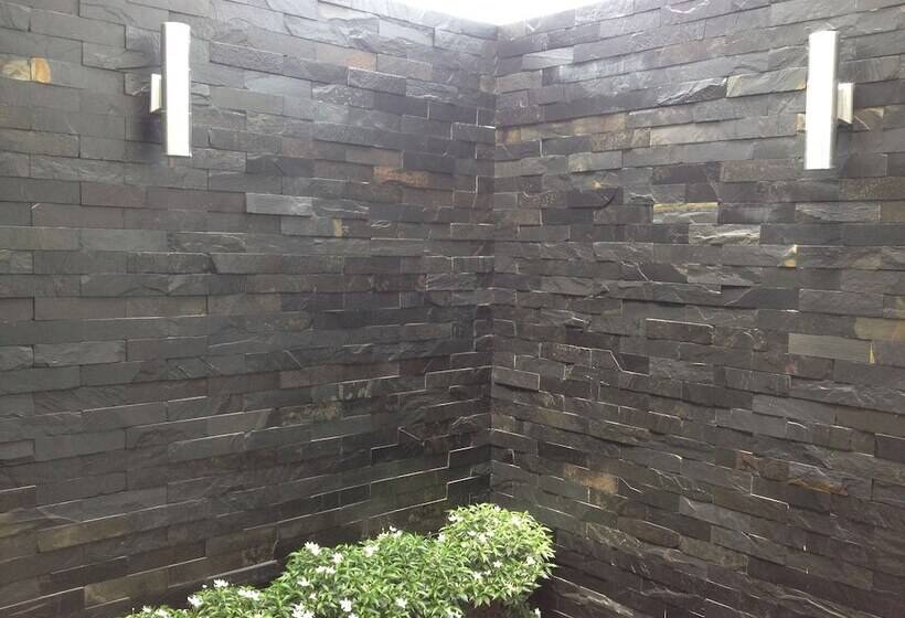 Отель Limelight Village