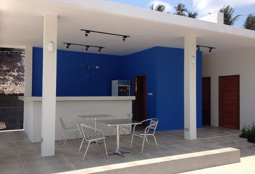 Отель Limelight Village