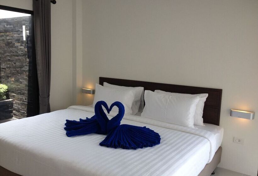 Отель Limelight Village