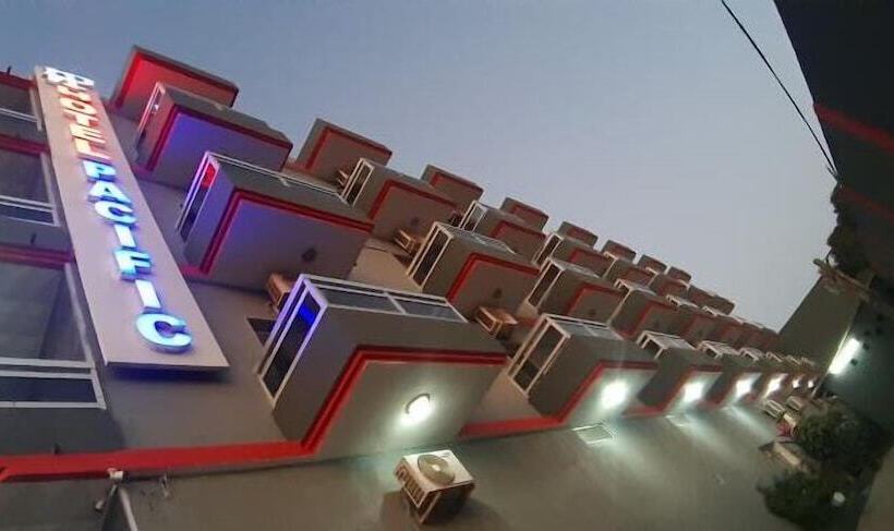 בית מלון כפרי Pacific