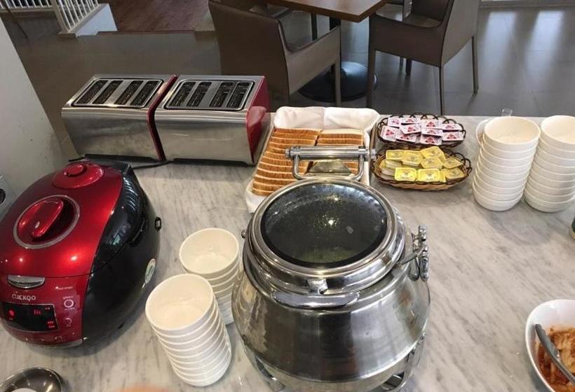 Отель Palgong Emillia