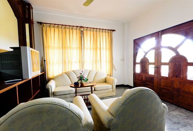 Отель Sananwan Beach B&b