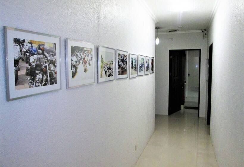 בית מלון כפרי Stonestown Suites