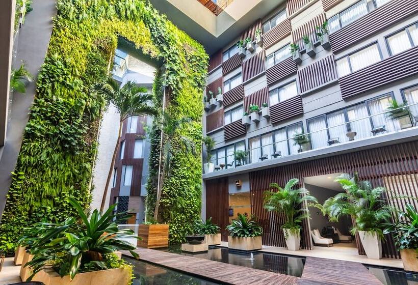 The Fives Downtown Hotel & Residences, Curio Collection by Hilton