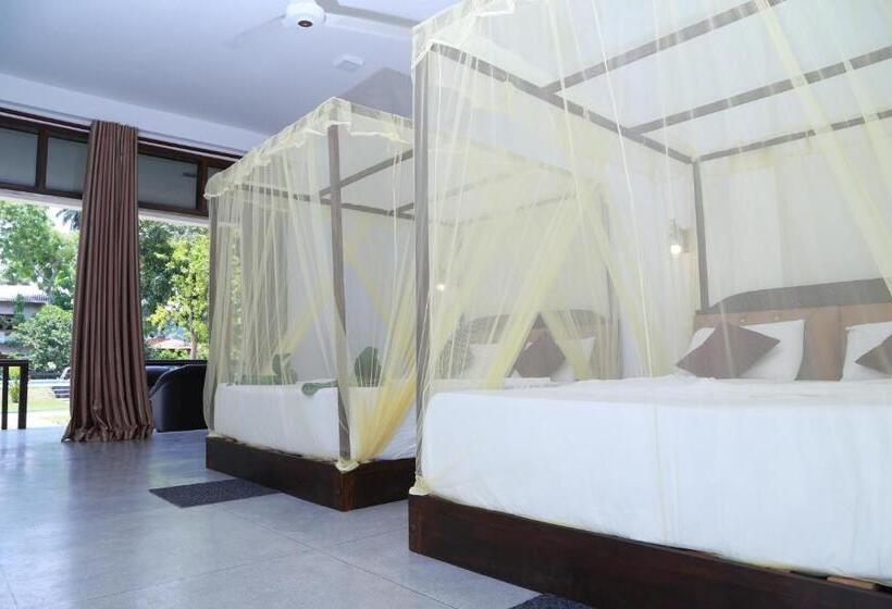 Отель The Grand Yala