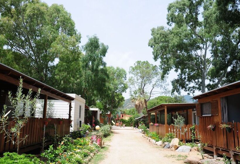 בית מלון כפרי Villaggio Camping Torre Salinas