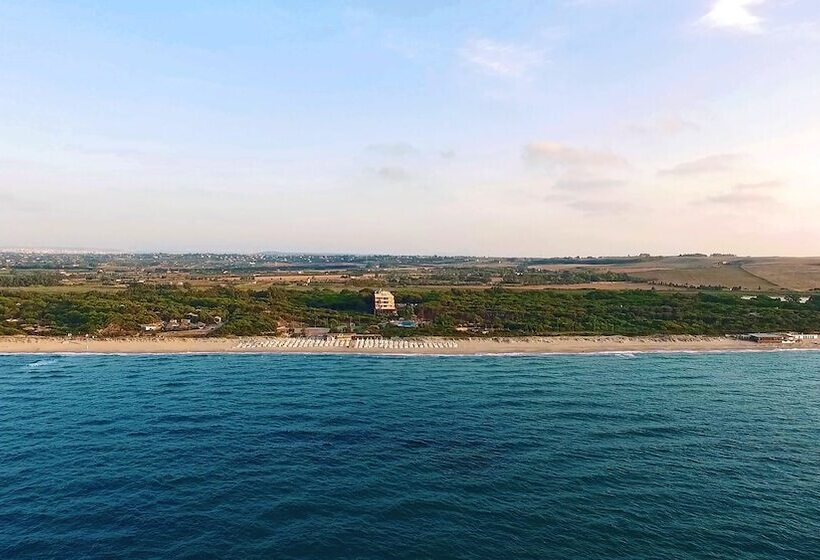 Отель Villaggio Dei Pini