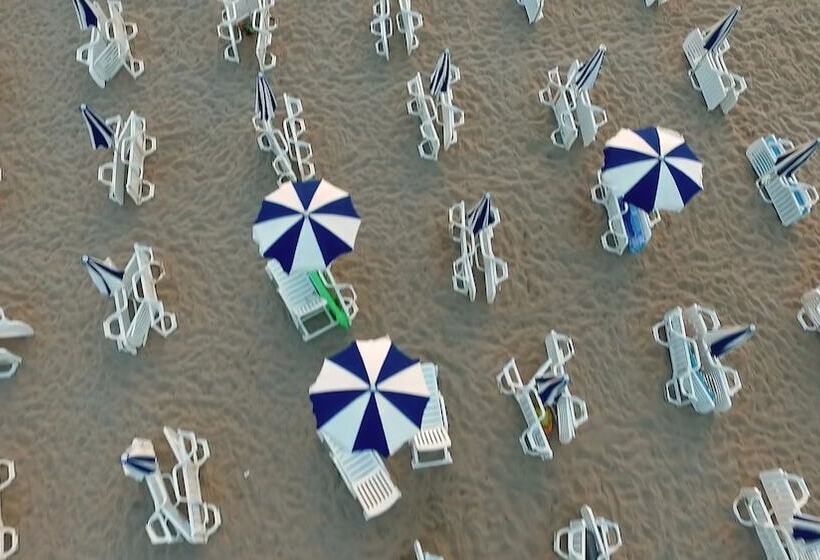 Отель Villaggio Dei Pini