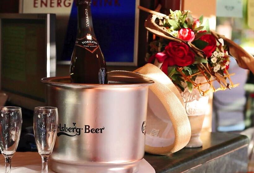 Отель Villaggio Dei Pini