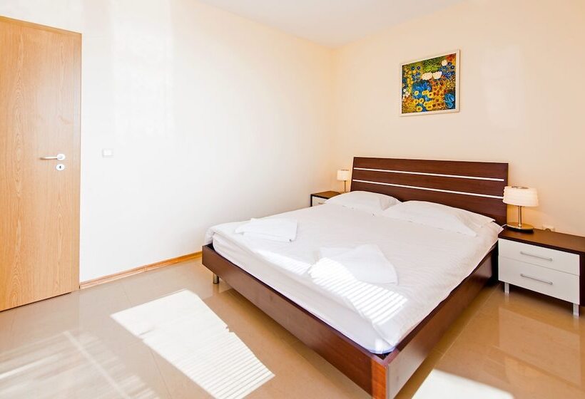 Lighthouse Apartments & Villas