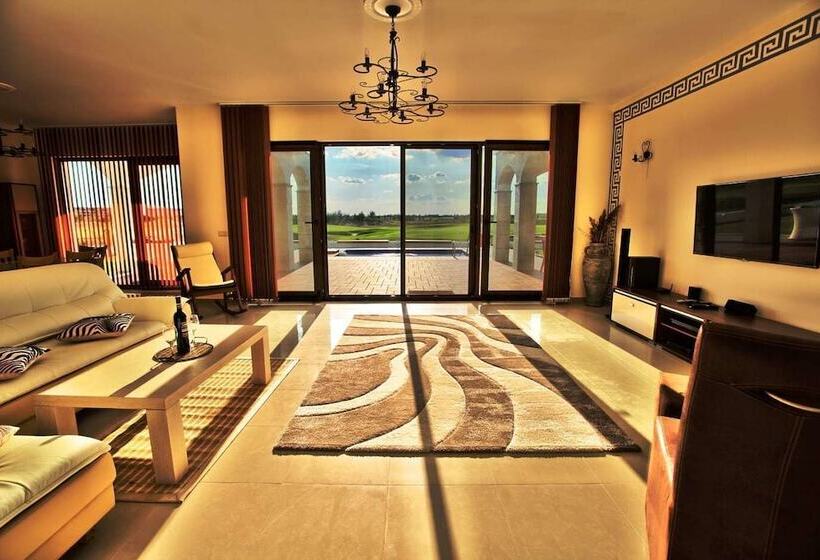 Lighthouse Apartments & Villas