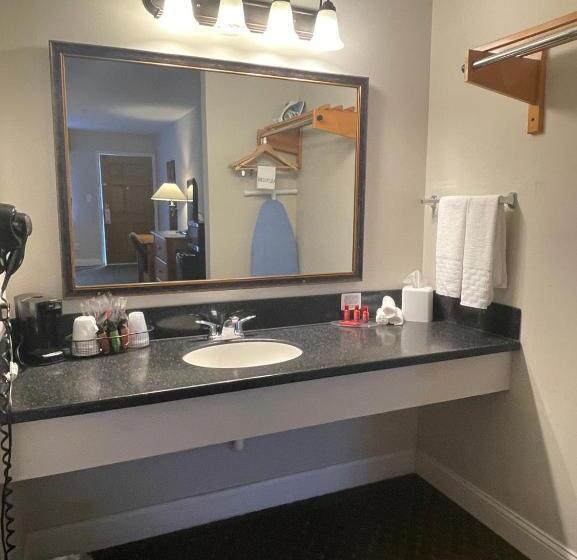 Мотель Stagecoach Inn Woodville