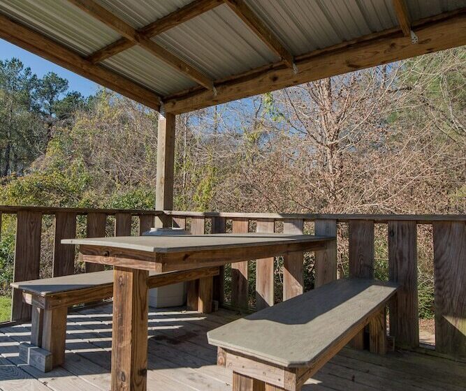 Мотель Stagecoach Inn Woodville