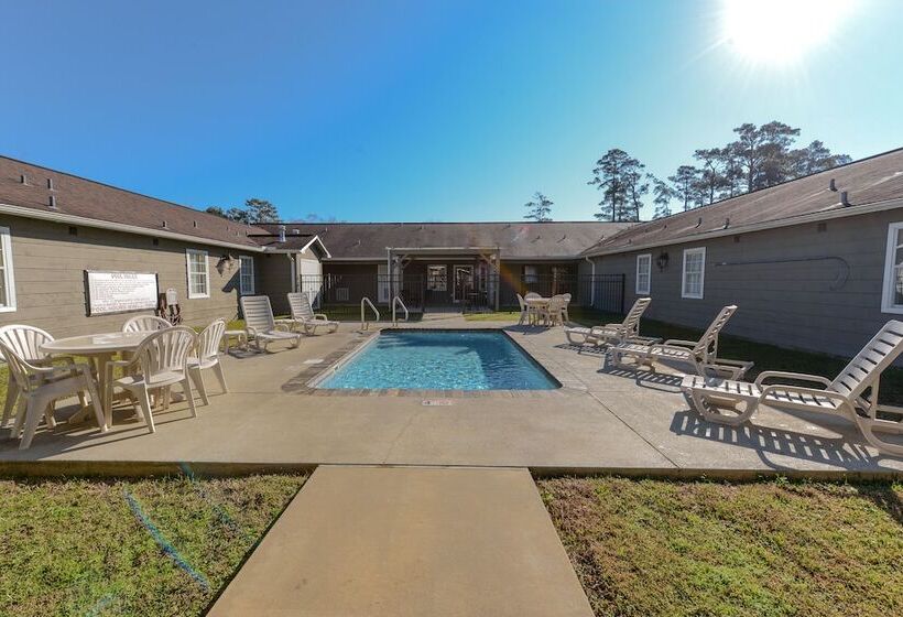 Мотель Stagecoach Inn Woodville