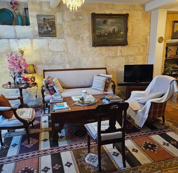 پانسیون La Maison Colline