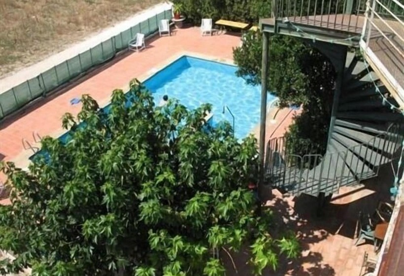 פנסיון La Maison De Verotte