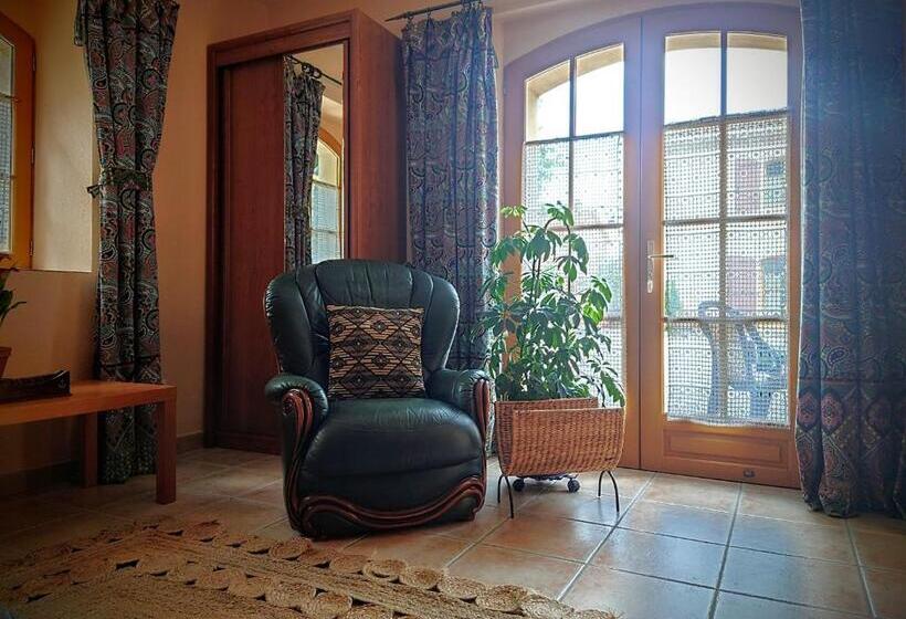 פנסיון Relais De Laval