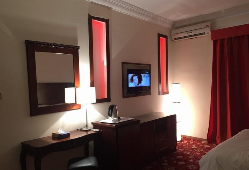 هتل Petra By Night