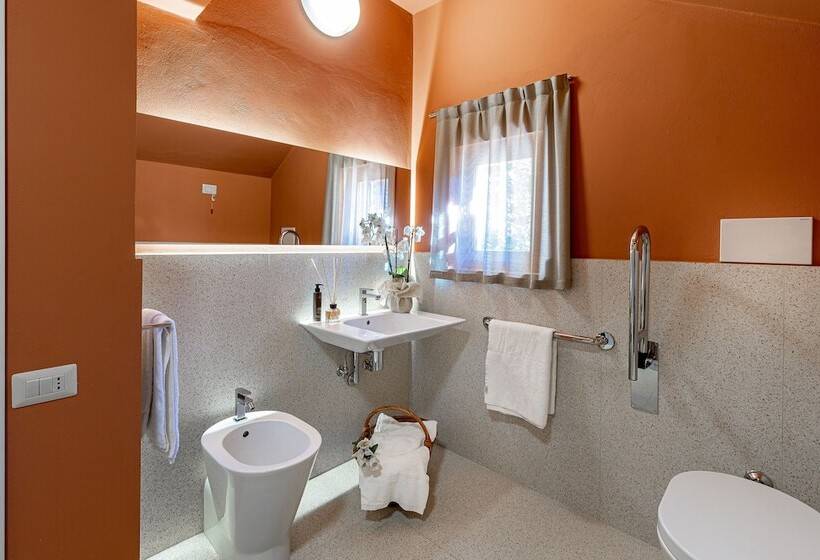 Poggiovalle Tenuta Italiana