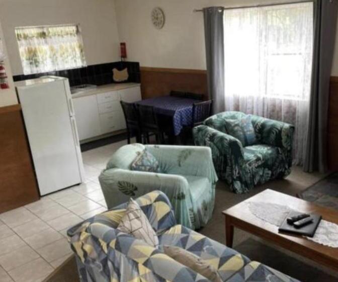 Курорт Murray Gardens Motel