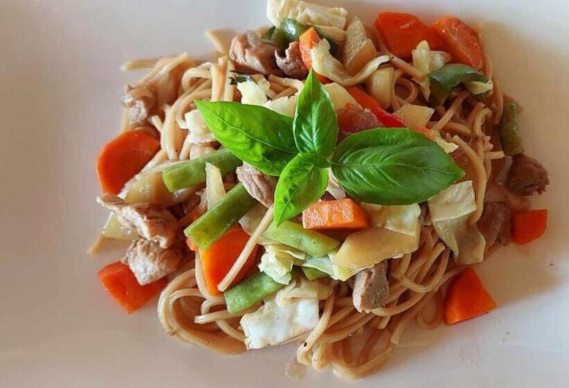 Курорт Palawan Sandcastles