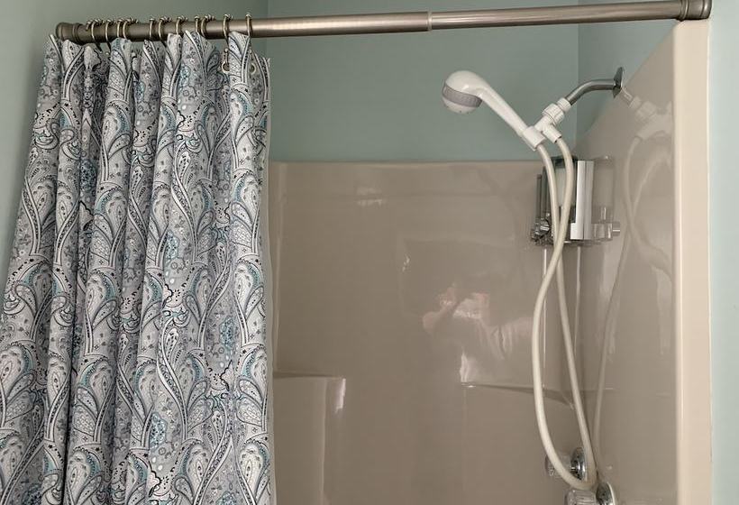 Shady Acres Bed And Breakfast