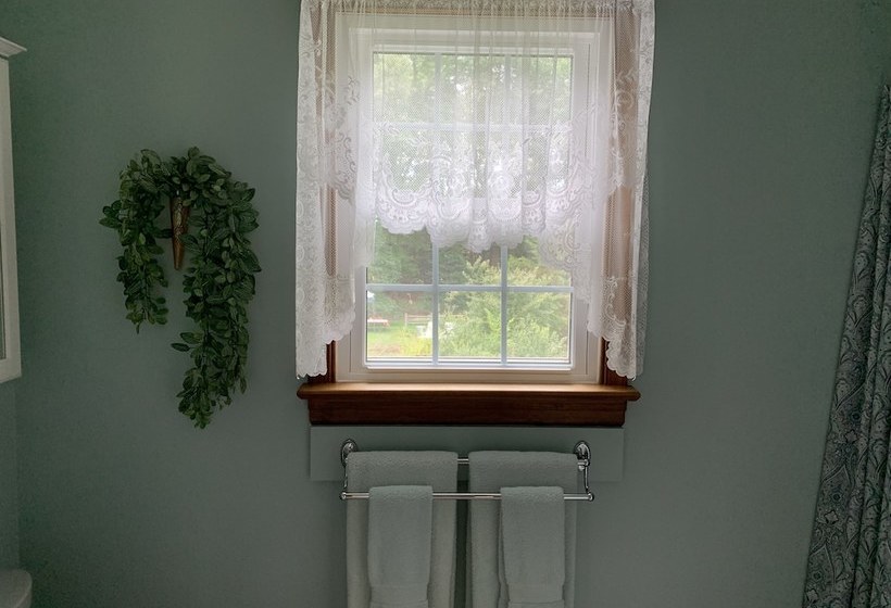 Shady Acres Bed And Breakfast