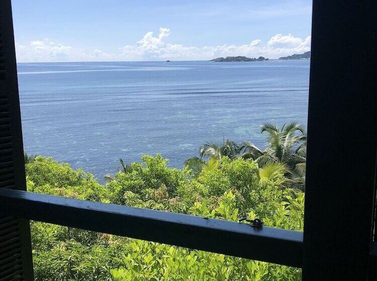 South Point Villas Cerf Island