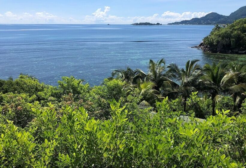 South Point Villas Cerf Island